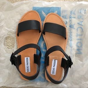 Steve Madden Flat Sandals